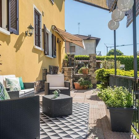 Tinas Yellow Home Leggiuno Exterior photo